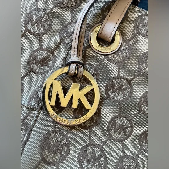 Michael Kors Logo Tote - Picture 6 of 7